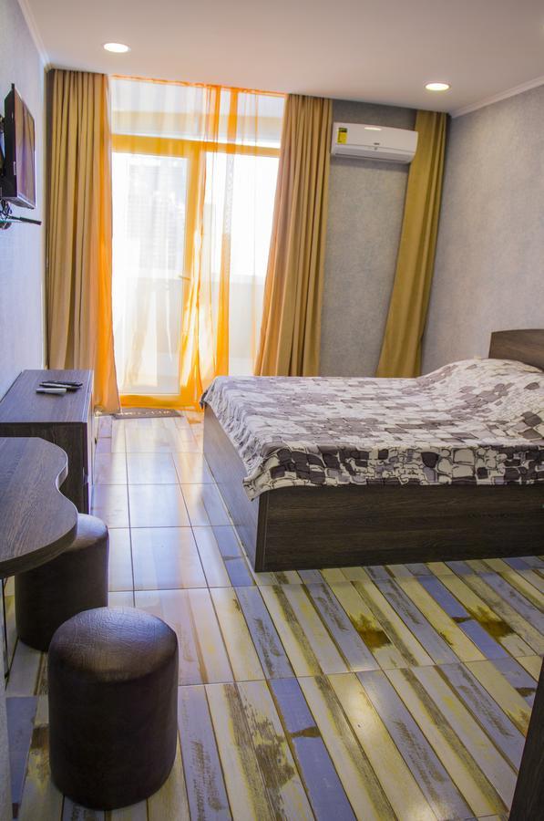 Apartament DENIS in apart-otel RESIDENC Batoemi Buitenkant foto